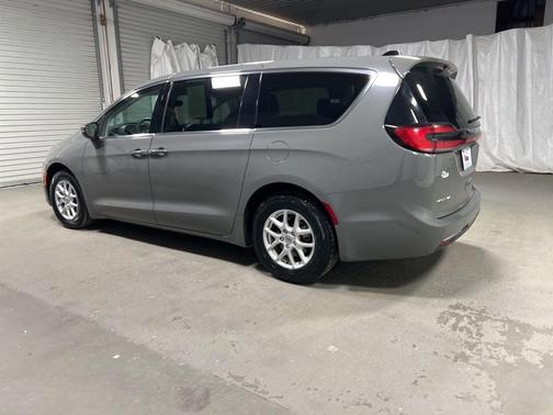 Ceramic Gray Clearcoat 2023 Chrysler Pacifica Touring-L