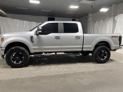Ingot Silver Metallic 2019 Ford F-250 XL