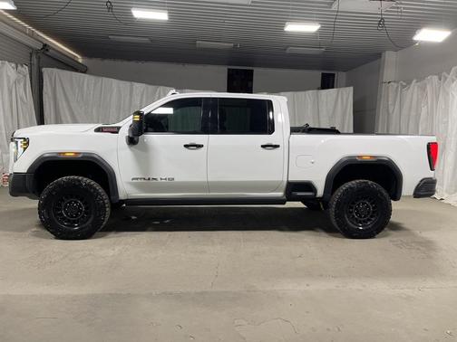 2024 GMC Sierra 2500 AT4X