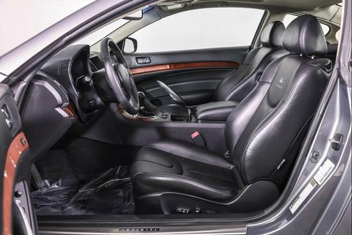 2009 INFINITI G37x Base
