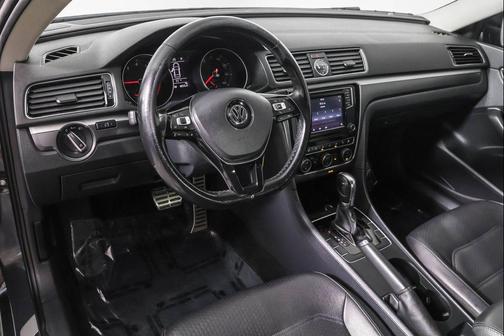 2017 Volkswagen Passat 1.8T R-Line w/Comfort