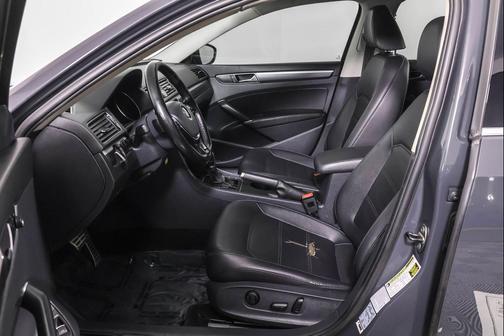 2017 Volkswagen Passat 1.8T R-Line w/Comfort