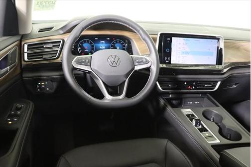 2025 Volkswagen Atlas 2.0T SE