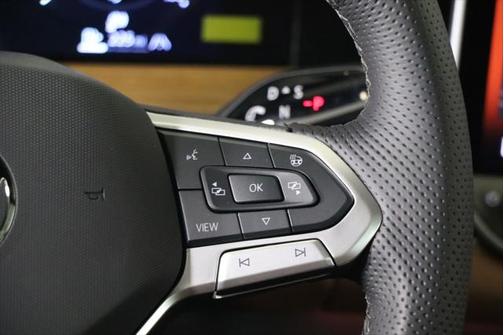 2025 Volkswagen Tiguan 2.0T SEL R-Line 4MOTION