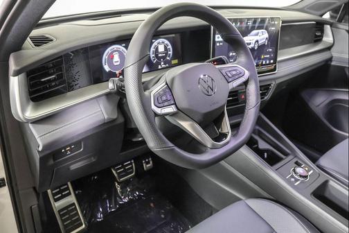 2025 Volkswagen Tiguan 2.0T SE R-Line Black 4MOTION