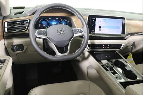 2025 Volkswagen Atlas 2.0T SE w/Technology 4MOTION