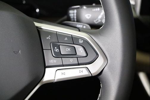 2025 Volkswagen Atlas Cross Sport 2.0T SE w/Technology 4MOTION