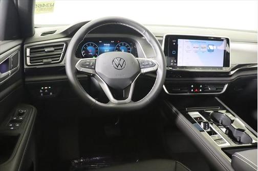 2025 Volkswagen Atlas Cross Sport 2.0T SE w/Technology 4MOTION
