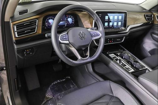 2026 Volkswagen Atlas 2.0T SE w/Technology 4MOTION