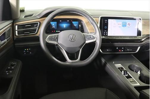 2025 Volkswagen Atlas 2.0T SE