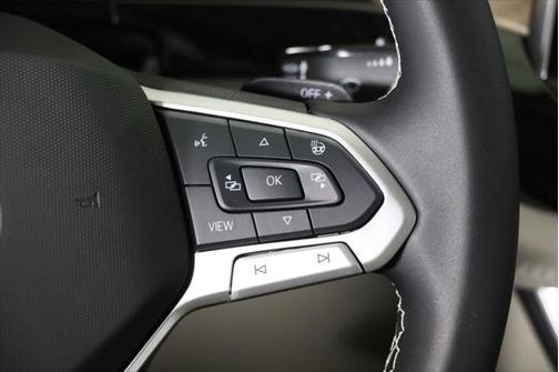 2025 Volkswagen Atlas 2.0T SE w/Technology 4MOTION