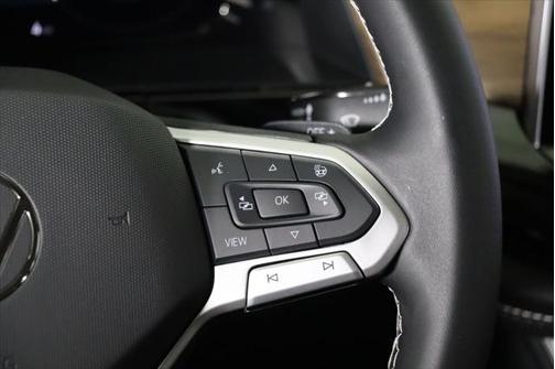 2025 Volkswagen Atlas 2.0T SE w/Technology 4MOTION