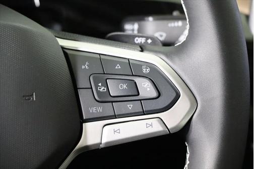 2025 Volkswagen Atlas 2.0T SE w/Technology 4MOTION