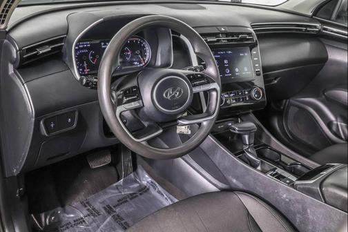 2023 Hyundai TUCSON SE