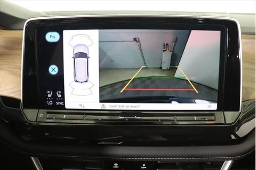 2025 Volkswagen Atlas 2.0T SE w/Technology 4MOTION