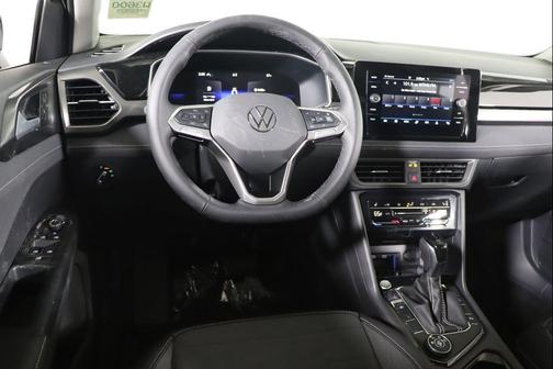 2025 Volkswagen Taos 1.5T SE Black