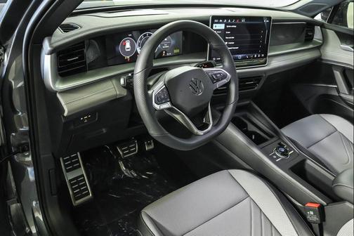 2025 Volkswagen Tiguan 2.0T SE R-Line Black 4MOTION