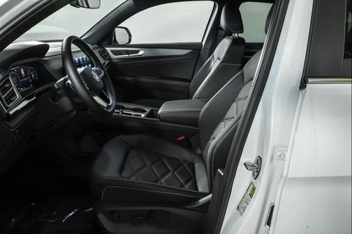 2025 Volkswagen Atlas Cross Sport 2.0T SE