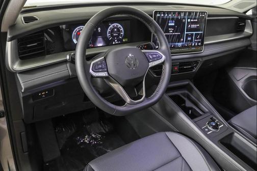 2025 Volkswagen Tiguan 2.0T SE 4MOTION