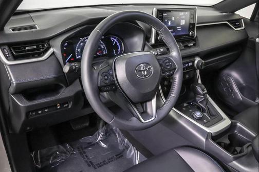 2019 Toyota RAV4 Hybrid SE