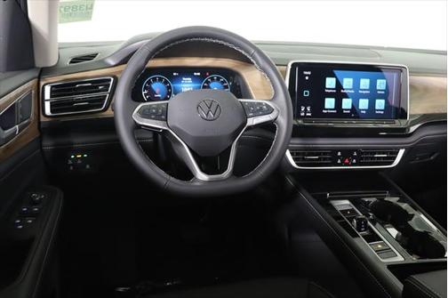 2025 Volkswagen Atlas 2.0T SE w/Technology 4MOTION