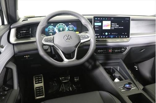 2025 Volkswagen Tiguan 2.0T SE R-Line Black 4MOTION