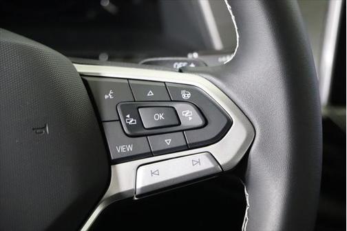 2025 Volkswagen Atlas Cross Sport 2.0T SE w/Technology 4MOTION