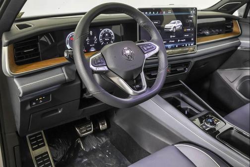 2026 Volkswagen Tiguan 2.0T SEL R-Line 4MOTION