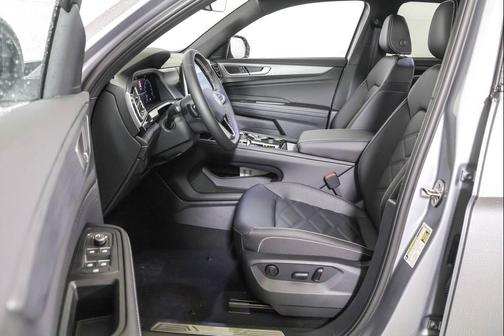 2026 Volkswagen Atlas Cross Sport 2.0T SE w/Technology 4MOTION