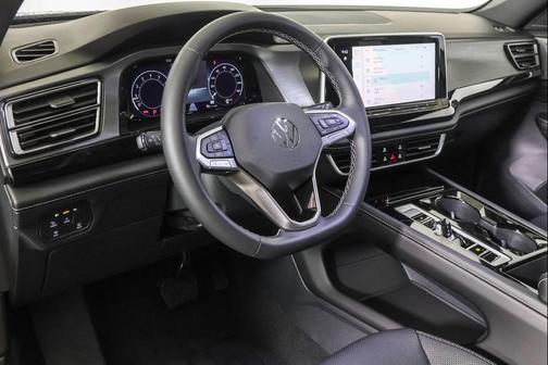 2026 Volkswagen Atlas Cross Sport 2.0T SE w/Technology 4MOTION