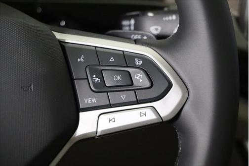 2025 Volkswagen Atlas 2.0T SEL Premium R-Line 4MOTION