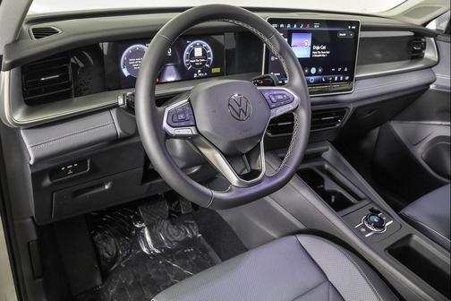 2025 Volkswagen Tiguan 2.0T SE 4MOTION