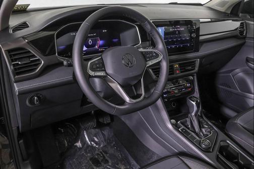 2026 Volkswagen Taos SE Black