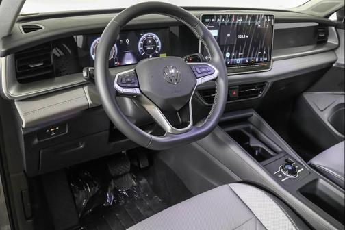 2025 Volkswagen Tiguan 2.0T SE 4MOTION