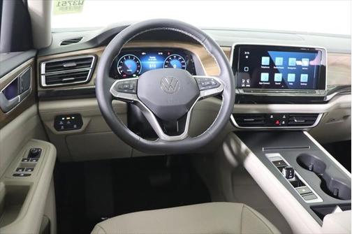 2025 Volkswagen Atlas 2.0T SE