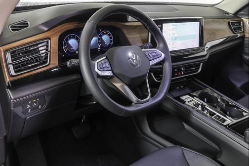 2026 Volkswagen Atlas 2.0T SE w/Technology 4MOTION