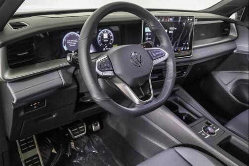 2025 Volkswagen Tiguan 2.0T SE R-Line Black 4MOTION