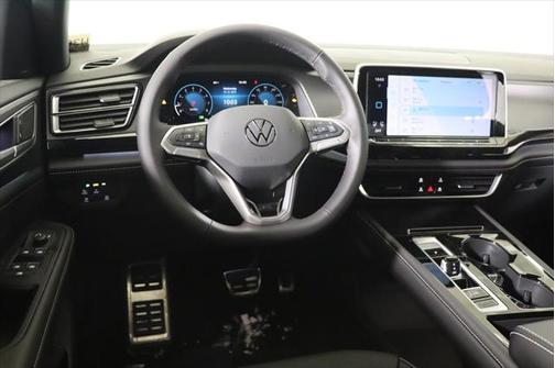 2025 Volkswagen Atlas Cross Sport 2.0T SEL