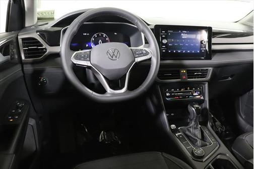 2025 Volkswagen Taos 1.5T SE Black