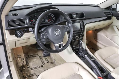Candy White 2015 Volkswagen Passat 2.0L TDI DSG SEL Premium