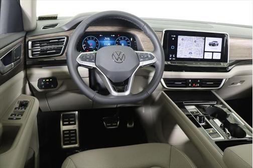 2025 Volkswagen Atlas 2.0T SEL Premium R-Line 4MOTION