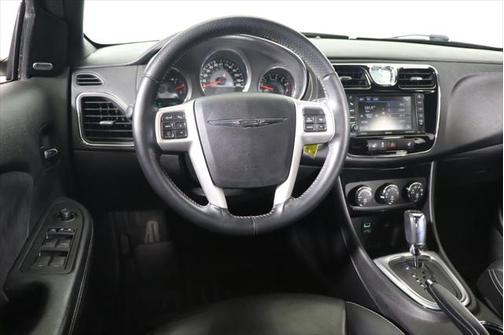 2014 Chrysler 200 Limited
