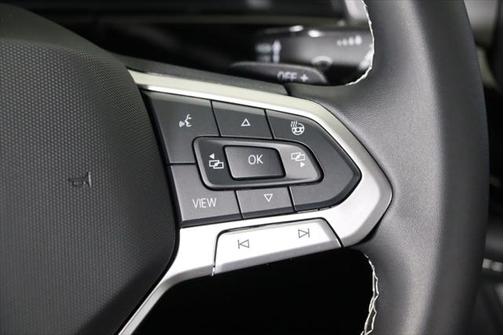 2025 Volkswagen Atlas Cross Sport 2.0T SE w/Technology 4MOTION