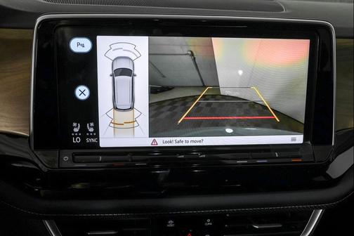 Pure Gray 2026 Volkswagen Atlas 2.0T SE w/Technology 4MOTION