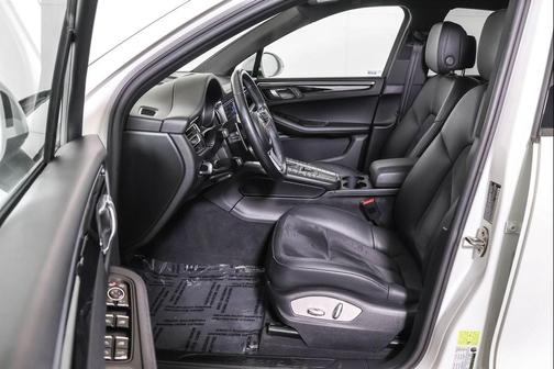 2021 Porsche Macan Base