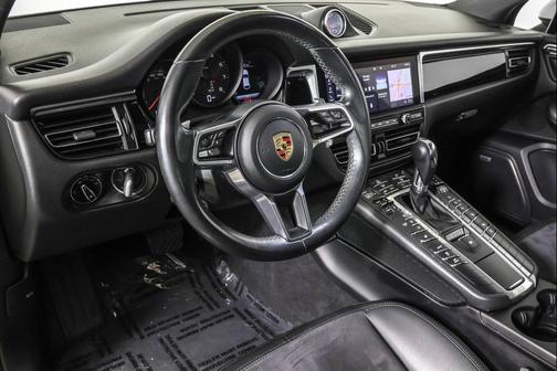 2021 Porsche Macan Base