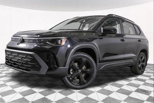 2025 Volkswagen Taos 1.5T SE Black