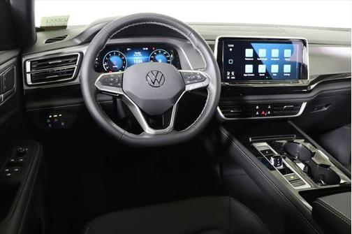 2025 Volkswagen Atlas Cross Sport 2.0T SE w/Technology 4MOTION