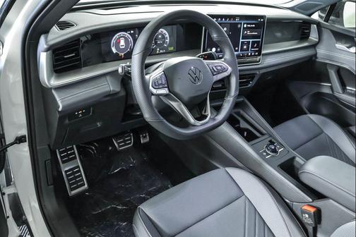 2025 Volkswagen Tiguan 2.0T SE R-Line Black 4MOTION