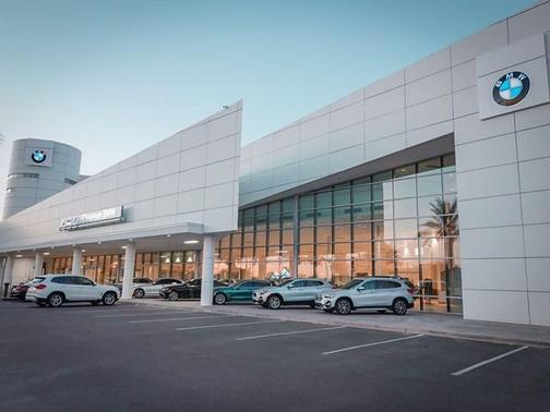 Photo 2 of 19 of 2019 BMW 330 i